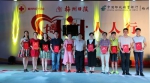 梅州日报社总编辑黄山松与艺术团顾问合影留念 - Meizhou.Cn