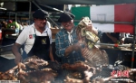 阿根廷举办烧烤锦标赛 各式烤肉看着就让人流口水 - News.Ycwb.Com