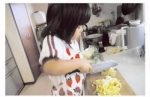 母亲逼4岁女儿每天做菜 背后故事让人心酸 - News.Ycwb.Com