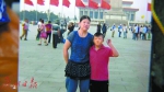 杨女士与儿子望仔今年去北京时的合影 - 新浪广东