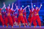 ▲群文歌舞团表演《火红的玫瑰》。（图片均为林翔　摄） - Meizhou.Cn
