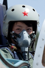 余旭战友:她是空中花木兰 在部队办报当过主编 - Meizhou.Cn