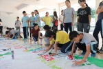 同学们亲手制作“保护环境”主题海报 - 华南师范大学