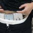女子裤裆胸部藏64部iPhone在罗湖口岸入境被截获 - 新浪广东
