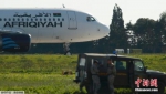 利比亚载118人飞机被劫 劫机者释放人质后被捕 - News.Ycwb.Com
