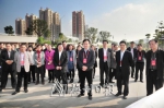 全国、省和部分市人大代表在芹洋湿地公园视察。（钟小丰　摄） - Meizhou.Cn