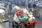 广州中大南门一带布匹市场目前市容环境欠佳 - News.Ycwb.Com