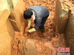 四川巴中一工地发现两古墓 出土数件珍贵陶瓷文物 - News.21cn.Com