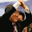 联合国卸任秘书长潘基文回韩国，民众夹道欢迎。 - News.Ycwb.Com