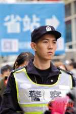 各方警力各就各位 - News.Ycwb.Com