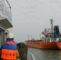 茂名一艘危险品运输船搁浅遇险 16名船员全部获救 - 新浪广东