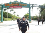 港媒:香港迪士尼"炸弹乌龙"系游客不满意玩具抗议 - Meizhou.Cn
