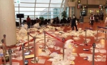 中国游客被曝在韩国机场乱扔垃圾 现场一片狼藉 - 新浪广东