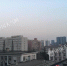 今晨北京天空虽仍能见蓝天，但能见度已开始转差。 - News.21cn.Com