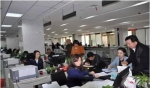 武汉整治"新衙门作风" 工作人员上班看手机被辞退 - Meizhou.Cn