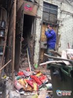 广州阿婆喜欢收藏垃圾 环卫工人一天清理出垃圾12吨 - 新浪广东