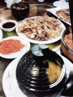 餐馆里的“地雷菜”。 本报记者 甘侠义 摄 - 新浪广东