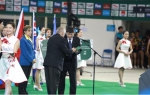 （雷士集团执行董事肖宇先生出席开幕式，接受国际泳联颁发的荣誉） - 新浪广东