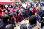 拼图游戏吸引众多市民参加 - Meizhou.Cn