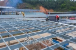 金蔡光伏发电有限公司正在安装太阳能面板。（吴腾江　摄） - Meizhou.Cn