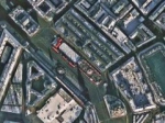 图为俄罗斯的莫斯科红场，红色屋顶分外显著，广场上的人群来来往往。 - News.21cn.Com