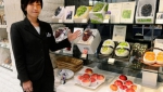 27000美元买俩甜瓜 日本“奢侈水果”文化揭秘 - 广东电视网