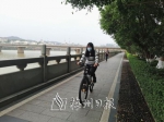 不少市民外出时会佩戴口罩。(王丽莉　摄) - Meizhou.Cn