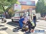 惠州男子过马路晕倒 交警相助男子转危为安 - Southcn.Com