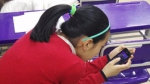 14岁少女常玩手机颈椎老化如50岁 严重或致瘫痪 - 广东电视网