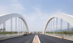 客都大桥桥面正在铺设沥青。（林翔　摄） - Meizhou.Cn