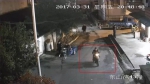 51岁男子瞒老婆偷少妇高跟鞋自己穿 真相竟是... - 广东电视网