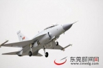 中国枭龙双座机首飞成功 - News.Timedg.Com