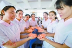 广州有医院男女护士比达1:6 未来五年每千人护士比要翻倍 - 广东大洋网