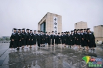 湖南大学生拍摄“酷美毕业照”：男生都想这样拍 - Southcn.Com