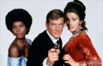 “最帅邦德”罗杰·摩尔去世：他赶上了007最好的时代 - Southcn.Com
