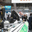 资料图片：这是4月25日在德国汉诺威举行的2017年汉诺威工业博览会上拍摄的博世公司展区的“智能工厂”演示。 新华社记者单宇琦摄 - News.21cn.Com