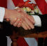 特朗普与马克龙 握手之战  手被捏变形 - News.Ycwb.Com