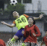 足球专业学生在实战比赛中奋力拼搏吸引用人单位的关注。（林翔　摄） - Meizhou.Cn