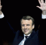 巴黎时间5月7日晚，法国总统选举第二轮投票初步计票结果显示，中间派独立候选人、“前进”运动领导人埃马纽埃尔·马克龙以大幅优势击败极右翼政党“国民阵线”候选人马丽娜·勒庞。年仅39岁的马克龙由此成为法国史上最年轻的总统，也成为世界上最年轻的大国领导人。 - News.Ycwb.Com