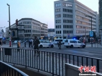 6月20日晚，比利时首都布鲁塞尔中央火车站传出爆炸声及枪声。沈晨 摄 - 广东电视网