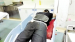 男子被90厘米长钢筋扎穿臀部 医院上演生死时速 - 新浪广东