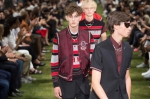 Dior Homme2018夏季系列发布秀 呈现自由不羁青年文化风 - Southcn.Com