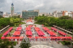高校招生咨询会在嘉应学院世纪广场举行。（图片均为连志城摄） - Meizhou.Cn
