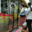 广州地铁回应女性车厢争议:不会强制老年人和情侣离开 - 广东大洋网