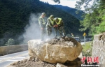 川藏公路通麦段突发山体塌方600余人被困 - News.21cn.Com