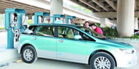 从去年起，更新或新增的出租车都是新能源车。广州日报全媒体记者石忠情摄 - 新浪广东