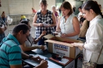 2017年7月16日，在委内瑞拉加拉加斯，志愿者在计票。（新华社/法新） - News.21cn.Com