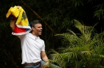 2017年7月8日，在委内瑞拉首都加拉加斯，反对派领导人莱奥波尔多·洛佩斯在家中庆祝。（新华社/路透） - News.21cn.Com