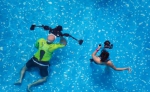 旱鸭子的福音来了！水下机器人替你“潜”入水底拍摄 - Southcn.Com