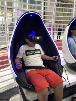 展会上设有VR过山车游戏体验 - 新浪广东